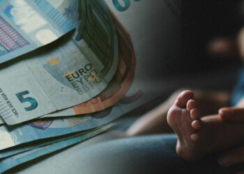 ΟΠΕΚΑ: Πότε θα γίνουν οι πληρωμές τον Δεκέμβρη για επίδομα παιδιού Α21 , Ελάχιστο Εγγυημένο Εισόδημα μαζί με επιταγή ακρίβειας