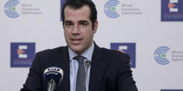 Πλεύρης: Επικίνδυνη για τη δημόσια υγεία η απόφαση του ΣτΕ για τους ανεμβολίαστους υγειονομικούς