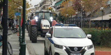 Πτολεμαίδα: Διαμαρτυρία του Αγροτοκτηνοτροφικού Συλλόγου – Η πορεία των τρακτέρ στο κέντρο της πόλης (Video+Φώτο)