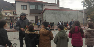 Στο νηπιαγωγείο και το Δημοτικό σχολείο Ασβεστόπετρας βρέθηκε σήμερα ο Όμιλος Αντισφαίρισης Πτολεμαϊδας