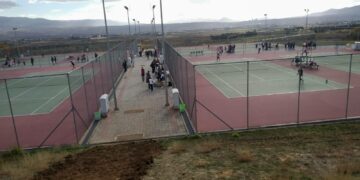 Τένις: Με την παρουσία πολλών φιλάθλων τα παιχνίδια της πρώτης ημέρας του Πρωταθλήματος τένις Ε3 στην Πτολεμαΐδα
