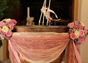 Άγριο ξύλο σε βάφτιση: Καλεσμένοι… πλακώθηκαν την ώρα του μυστηρίου