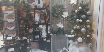 Το εορταστικό άρωμα των ΧΡΙΣΤΟΥΓΕΝΝΩΝ άρχισε να “πλανιέται” δειλά-δειλά στην ατμόσφαιρα της Πτολεμαΐδας ! (Της Κούλας Πουλασιχίδου)