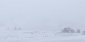 Υπέροχο: Το χιονοδρομικό κέντρο και η πανέμορφη Βασιλίτσα ντυμένη στα λευκά (εικόνες + βίντεο)