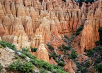 Μπουχάρια-Νοχτάρια: Μια μικρή «Καππαδοκία» στην Κοζάνη