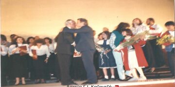 Η χορωδία του Εθνικού ωδείου Ελλάδος στην Πτολεμαΐδα το 1988 – Από τη στήλη του Γ. Καζαντζή στον ΠΑΛΜΟ (23/11)