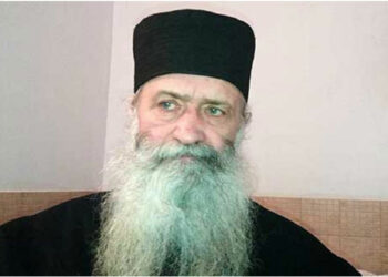 Ὄϊ, τρίτου ἴνουρου κι ἡ καπνουσάκκουλα… – Του πρωτοσύγκελλου Νικηφόρου Μανάδη