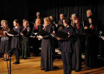 Με μεγάλη επιτυχία έγινε η εορταστική συναυλία του Δημοτικού Ωδείου Πτολεμαΐδας (βίντεο & φωτογραφίες)