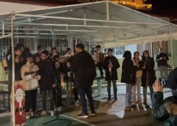 Κάλαντα Χριστουγέννων Θράκης και Κρήτης από τα παιδιά του Μουσικού Σχολείου Πτολεμαΐδας – VIDEO