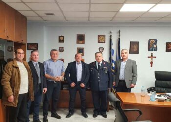 Η Πατριωτική Ένωση δίπλα στον Έλληνα αστυνομικό – επίσκεψη στην ΓΑΔΘ