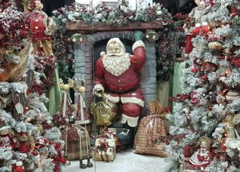 Χριστουγεννιάτικα έθιμα στην Ελλάδα: Χριστόξυλα, κάλαντα και παραδοσιακά εδέσματα