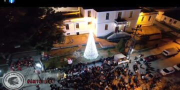 Εντυπωσιακό βίντεο από το άναμμα του Χριστουγεννιάτικου δέντρου στο Αμύνταιο