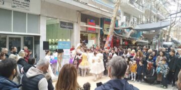 “Χριστούγεννα στην Παναγία των Παρισίων” στον Πεζόδρομο της Βασ. Σοφίας από τη Σχολή Χορού Μάρθας Τασιούδη (βίντεο)