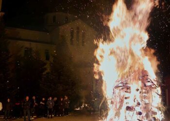 Το έθιμο “Κόλλιαντα Μπάμπω” αναβιώνει απόψε στην Ασβεστόπετρα!!!