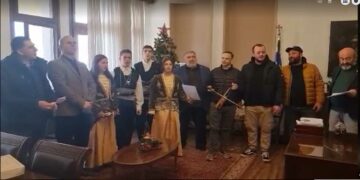 Αντιπροσωπεία της Παμποντιακής Ομοσπονδίας είπαν τα κάλαντα στον Δήμαρχο Εορδαίας