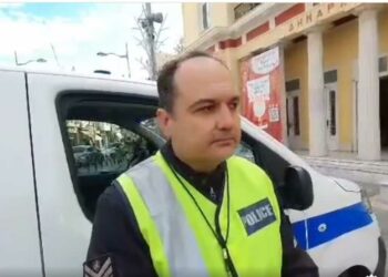 Οι δηλώσεις του αστυνομικού που έσωσε γυναίκα από πνιγμό σε μαγαζί της Κοζάνης