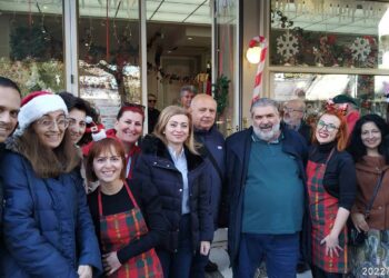 Τα χαμογελαστά πρόσωπα των Χριστουγέννων” από το ΚΔΑΠμεΑ “Χαμογελώ” και το Ζαχαροπλαστείο MON AMOUR