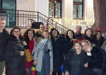 Με πολλές εκπλήξεις η χριστουγεννιάτικη γιορτή του Συλλόγου Γονέων και Κηδεμόνων του 1ου Δημοτικού Σχολείου Πτολεμαΐδας ! (ρεπορτάζ της Κούλας Πουλασιχίδου)