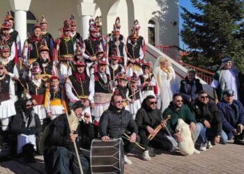Αναβίωσε το έθιμο “Κοτζαμάνια” στην Ασβεστόπετρα τη δεύτερη μέρα των Χριστουγέννων