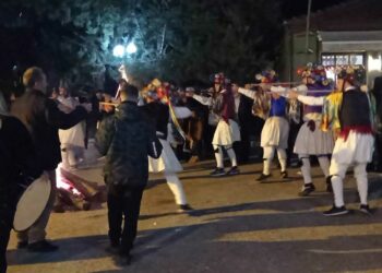 Το δρώμενο των Μωμόγερων  αναβίωσε στην Τοπική Κοινότητα Καρυοχωρίου (φώτο-βίντεο)
