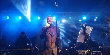 Ο ΧΑΜΟΣ με Κώστα Αγέρη στην κεντρική πλατεία Πτολεμαΐδας-VIDEO