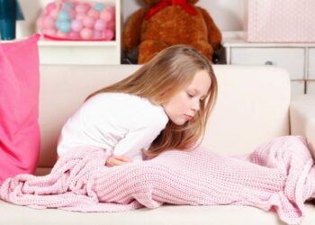 Έξαρση ιώσεων στα παιδιά: Πότε πρέπει να απευθύνονται σε παιδιάτρους οι γονείς