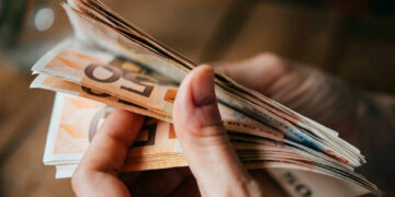 Χριστουγεννιάτικη Φορολοταρία: Σήμερα η μεγάλη κλήρωση για τα 100.000 ευρώ