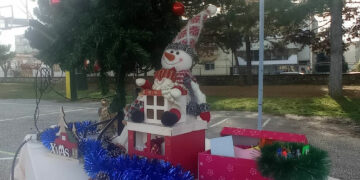 Άναψε το Χριστουγεννιάτικο δέντρο του το 2ο Δημοτικό Σχολείο Πτολεμαΐδας