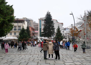 Δήμος Γρεβενών: Χριστουγεννιάτικες παιδικές δράσεις στα ξύλινα σπιτάκια της Πλατείας Αιμιλιανού