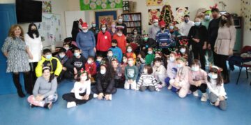 Χριστουγεννιάτικη επίσκεψη στο Ειδικό Εργαστήρι Πτολεμαΐδας από το Δημοτικό Σχολείο Πύργων