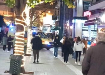 Γυναίκα “πνίγηκε” τρώγοντας σουβλάκι σε κεντρικό μαγαζί της Κοζάνης-Την έσωσε αστυνομικός σε υπηρεσία