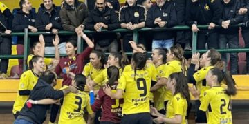 Ιστορική πρόκριση για την ΑΕΚ- Νίκησε (17-27) τις Ελπίδες Αμυνταίου και «βλέπει» Final-4 στο Κύπελλο!