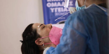 Επίσημο: Υποχρεωτικό το rapid test μέχρι τον Μάρτιο για τους ανεμβολίαστους εργαζόμενους