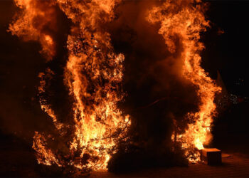 Φλώρινα: Άναψαν οι φωτιές! VIDEO και εντυπωσιακές εικόνες