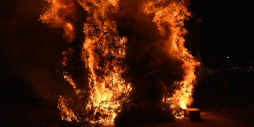 Φλώρινα: Άναψαν οι φωτιές! VIDEO και εντυπωσιακές εικόνες