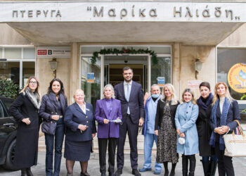 «Γινόμαστε μια ζεστή αγκαλιά»: Δράση της Νέας Δημοκρατίας για τα βρέφη και τα νεογνά του ΓΝΜ «Έλενα Βενιζέλου»