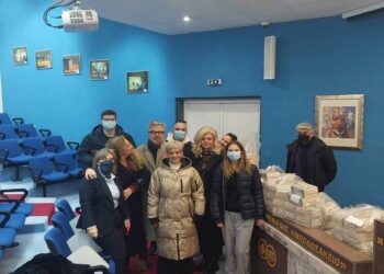 Κεράσματα “αγάπης” στο Ιατρικό -Νοσηλευτικό προσωπικό και στους ασθενείς του Μποδοσάκειου Νοσοκομείου, από το ΔΙΕΚ Πτολεμαΐδας! (ρεπορτάζ της Κούλας Πουλασιχίδου)