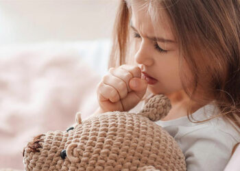 Ιώσεις στα παιδιά: «Φοβόμαστε ότι είμαστε στην αρχή» λένε οι ειδικοί – Έξαρση καταγράφεται στα νοσοκομεία