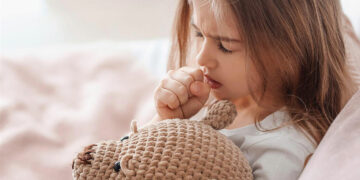 Ιώσεις στα παιδιά: «Φοβόμαστε ότι είμαστε στην αρχή» λένε οι ειδικοί – Έξαρση καταγράφεται στα νοσοκομεία