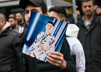 Και νέα ποινική δίωξη στον αστυνομικό που πυροβόλησε τον 16χρονο Ρομά