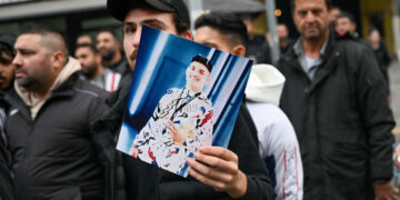 Και νέα ποινική δίωξη στον αστυνομικό που πυροβόλησε τον 16χρονο Ρομά