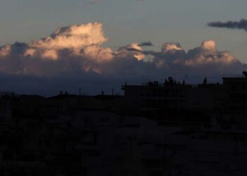 Καιρός: Πέφτει κι άλλο η θερμοκρασία, βελτίωση από αύριο – Η πρόγνωση έως τα Χριστούγεννα