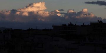 Καιρός: Πέφτει κι άλλο η θερμοκρασία, βελτίωση από αύριο – Η πρόγνωση έως τα Χριστούγεννα