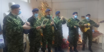 Η στρατιωτική μπάντα και μαθητές του Ωδείου σκόρπισαν γιορτινές μελωδίες στους ασθενείς του Μαμάτσειου Νοσοκομείου