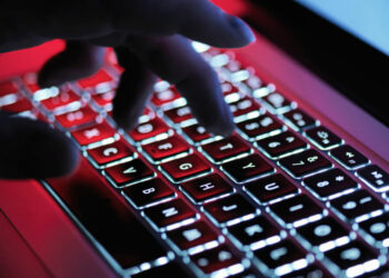 “Καπνός” έγιναν 500.000 ευρώ μετά από παραπλανητικό email – Το «φυσάει και δεν κρυώνει» Βολιώτης επιχειρηματίας