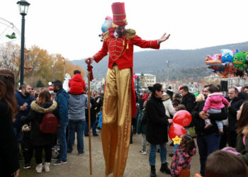 Καστοριά: Χαρά και χριστουγεννιάτικη διάθεση στο παιδικό πάρτι της Μαγικής Λιμνοπολιτείας