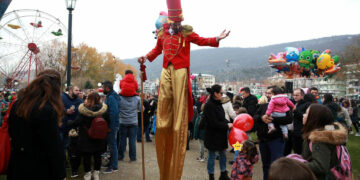 Καστοριά: Χαρά και χριστουγεννιάτικη διάθεση στο παιδικό πάρτι της Μαγικής Λιμνοπολιτείας
