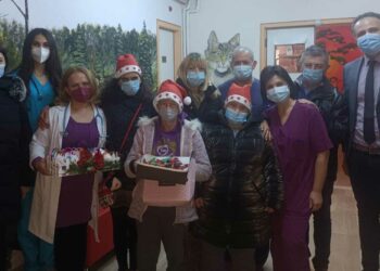 Δήμος Κοζάνης: Χειροτεχνίες στην Παιδιατρική Κλινική του Μαμάτσειου από τα μέλη του ΚΔΑΠ μεΑ