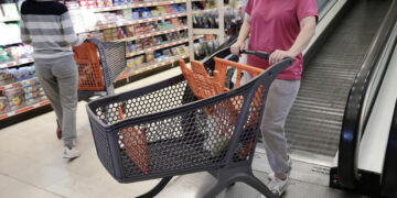 Market Pass: Κατατέθηκε στη Βουλή η τροπολογία – Οι δικαιούχοι και τα κριτήρια – Ποιοι δεν θα το λάβουν