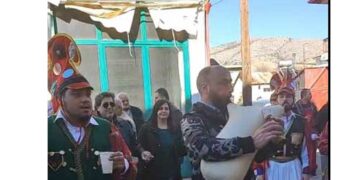 Το δρώμενο των Μωμόγερων αναβίωσε σήμερα το πρωί ο Πολιτιστικός Ποντιακός Σύλλογος Κομνηνών (βίντεο)